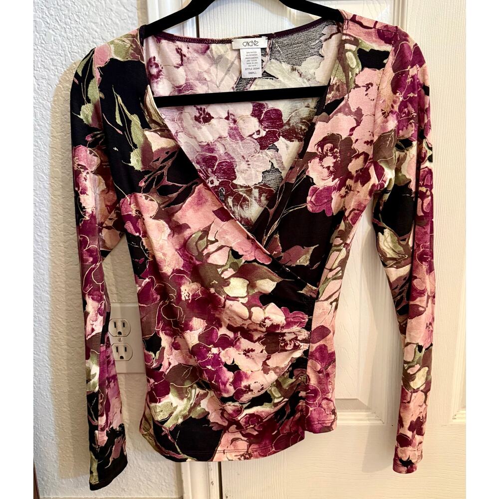 00s Floral Wrap 3/4 Sleeve Top
